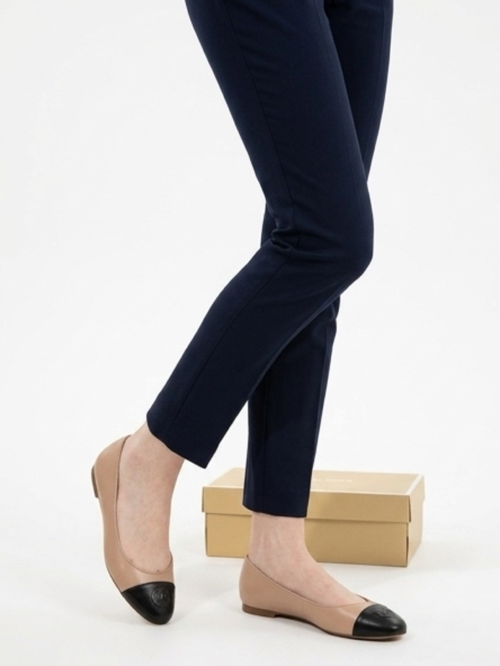 Michael Kors Flats leather beige and black - Picture 3 of 13